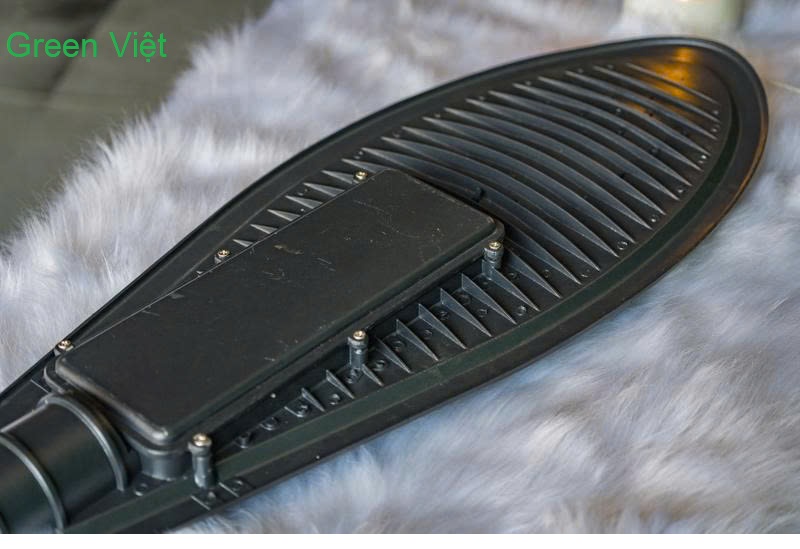 Đèn năng lượng mặt trời 100w TL-100 Chiếc lá