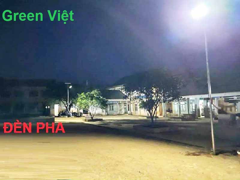 Đèn Pha Năng Lượng Mặt Trời 1000W LED Cree Mỹ
