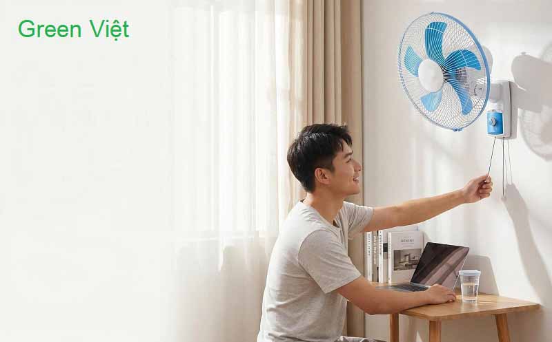 Quạt Treo Tường Năng Lượng Mặt Trời QTV-21