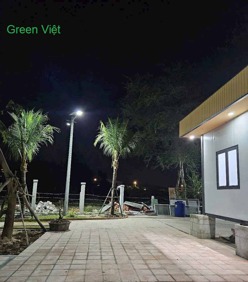 Đèn đường năng lượng mặt trời 300w BC1 Bàn Chải