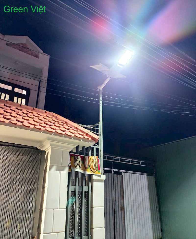 Đèn đường năng lượng mặt trời 300w BC1 Bàn Chải