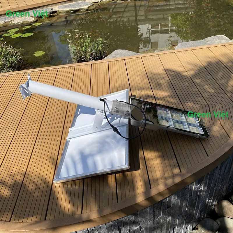 Đèn đường năng lượng mặt trời ánh sáng vàng 300w
