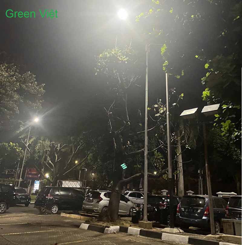 Đèn Năng Lượng Mặt Trời 300W VZL300 Cao Cấp Green Việt