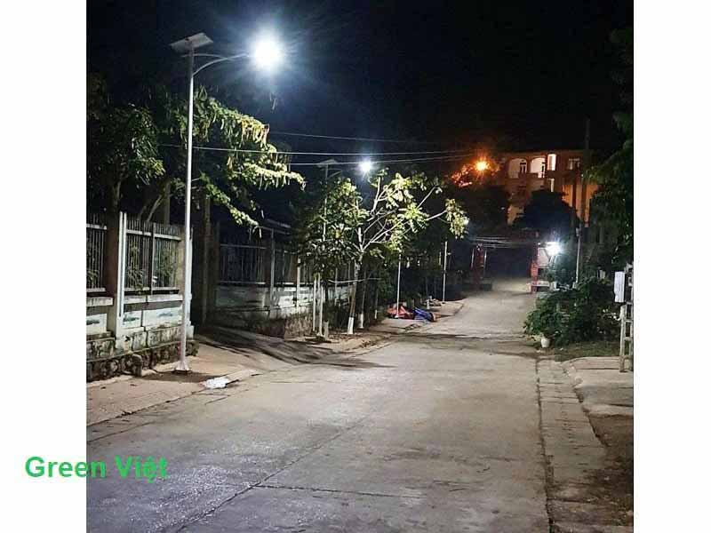 Đèn Đường Năng Lượng Mặt Trời Dự Án 1000W DAN09
