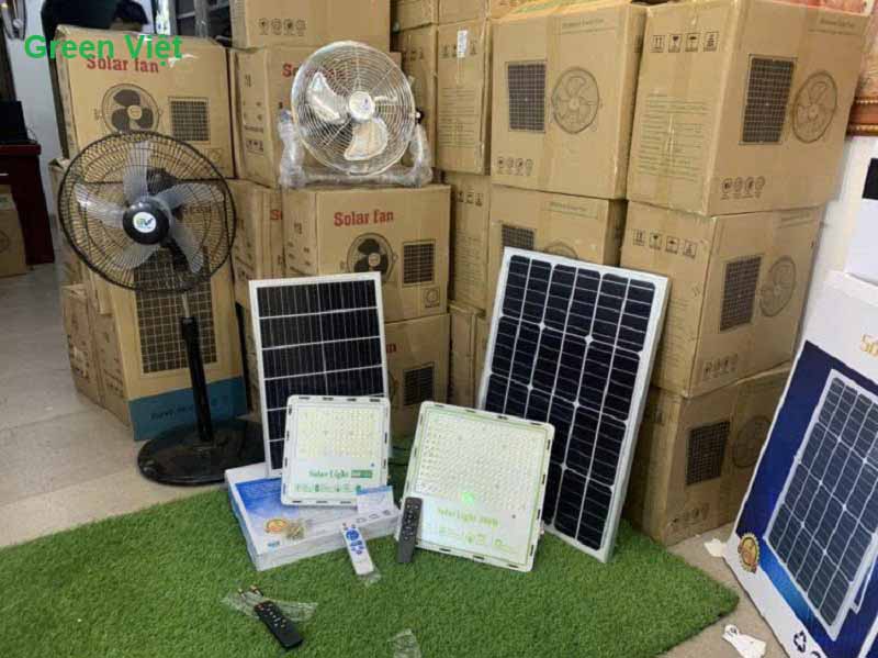 Đèn năng lượng mặt trời 200w DMN-200 chống lóa