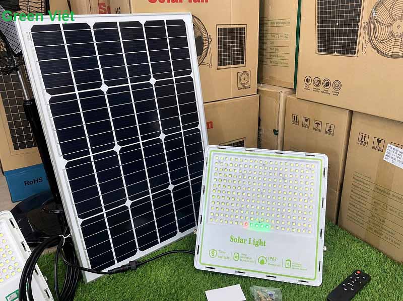 Đèn năng lượng mặt trời 200w DMN-200 chống lóa