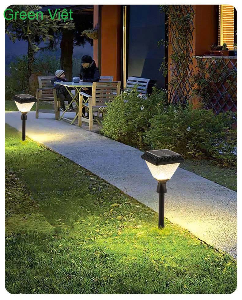 Đèn năng lượng mặt trời cắm đất R-10A trang trí sân vườn