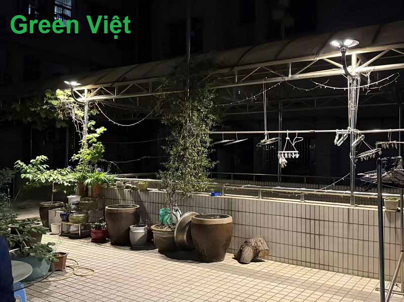 Đèn Năng Lượng Mặt Trời Sân Vườn UFO3.300 300W