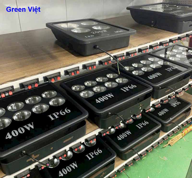 Đèn pha LED 500W Lắp sân bóng đá, nhà kho cao cấp