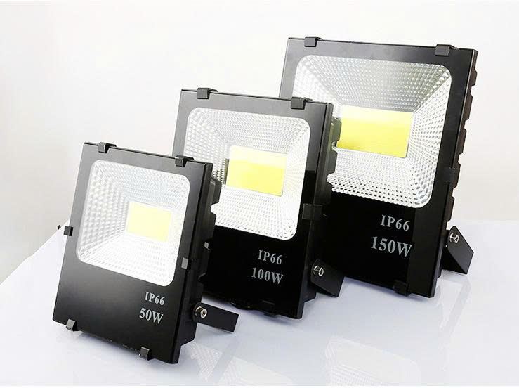 Đèn pha led chiếu xa 100w - Pha điện 220V GV100W