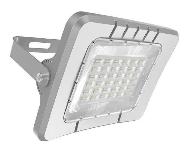 Đèn Pha Led Năng Lượng Mặt Trời 500W Cree