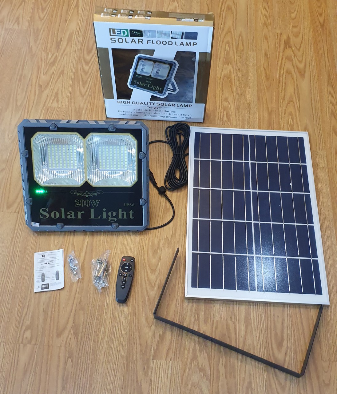 Đèn năng lượng mặt trời 200w T/S Cao Cấp