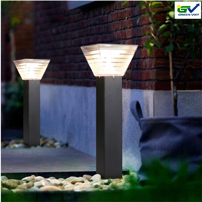 Đèn năng lượng mặt trời trang trí sân vườn GV233