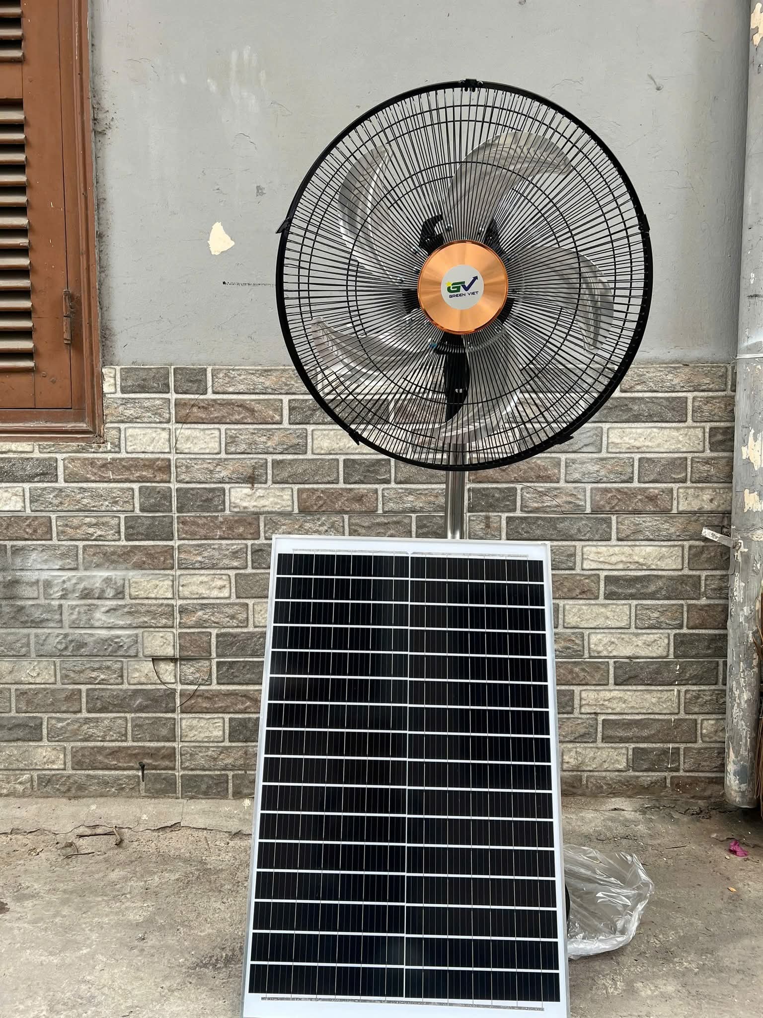 Quạt cây năng lượng mặt trời QCG-26 Tích Điện