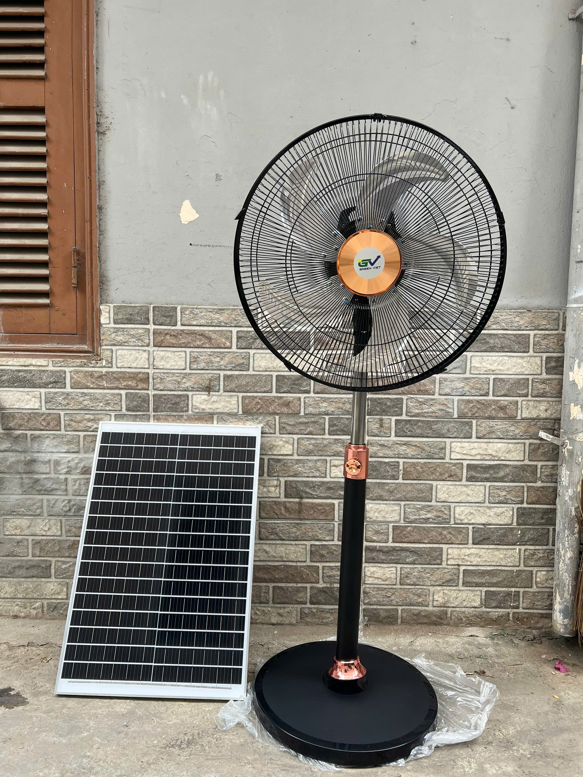Quạt cây năng lượng mặt trời QT121 Green Việt