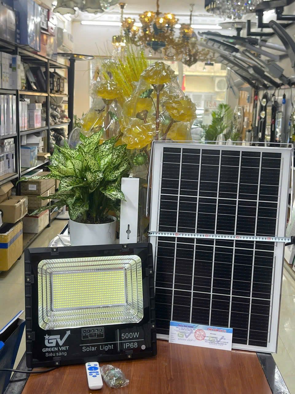 Đèn Pha Năng Lượng Mặt Trời 500W P500 Cao Cấp