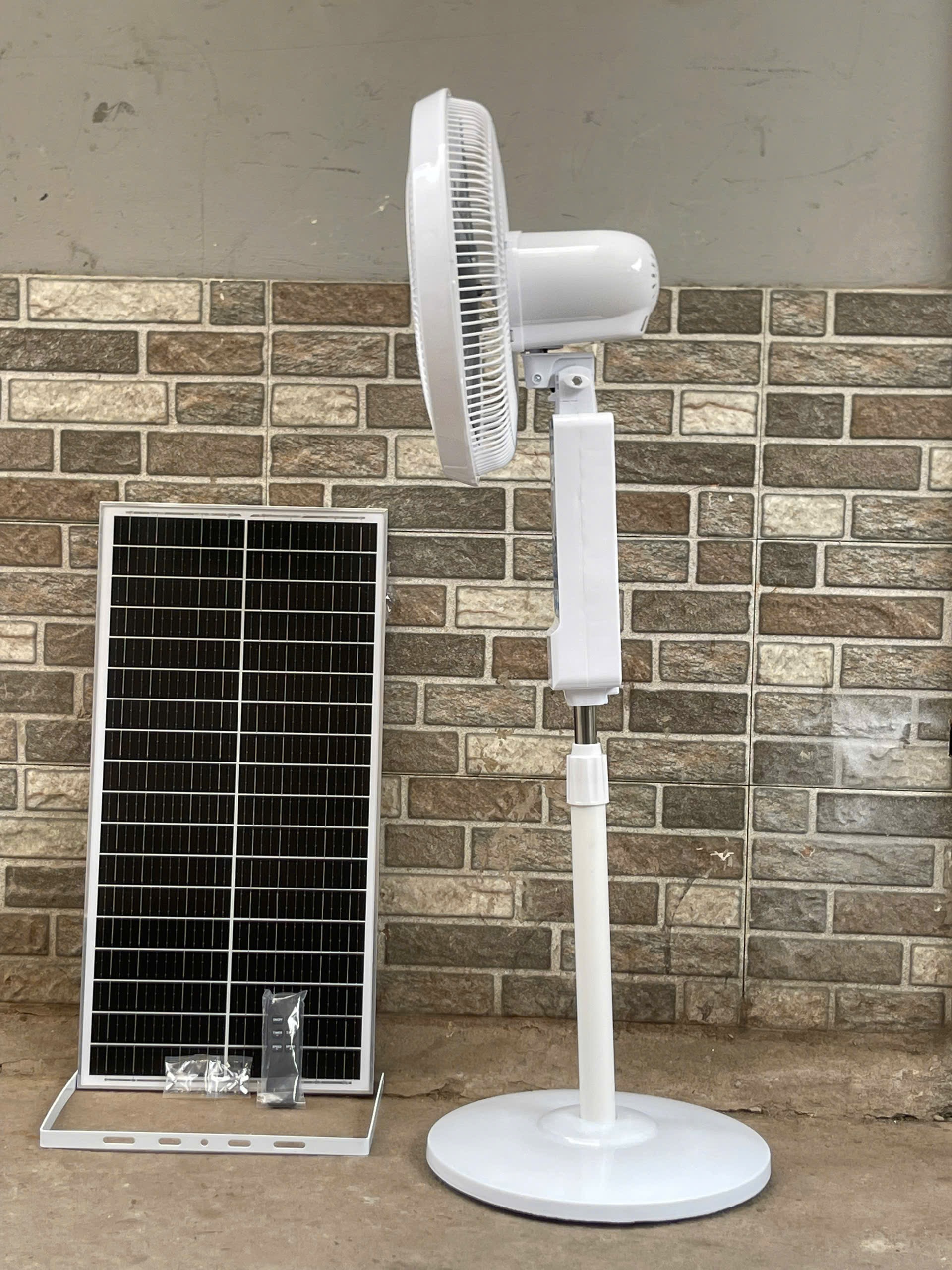 Quạt cây năng lượng mặt trời QCV08