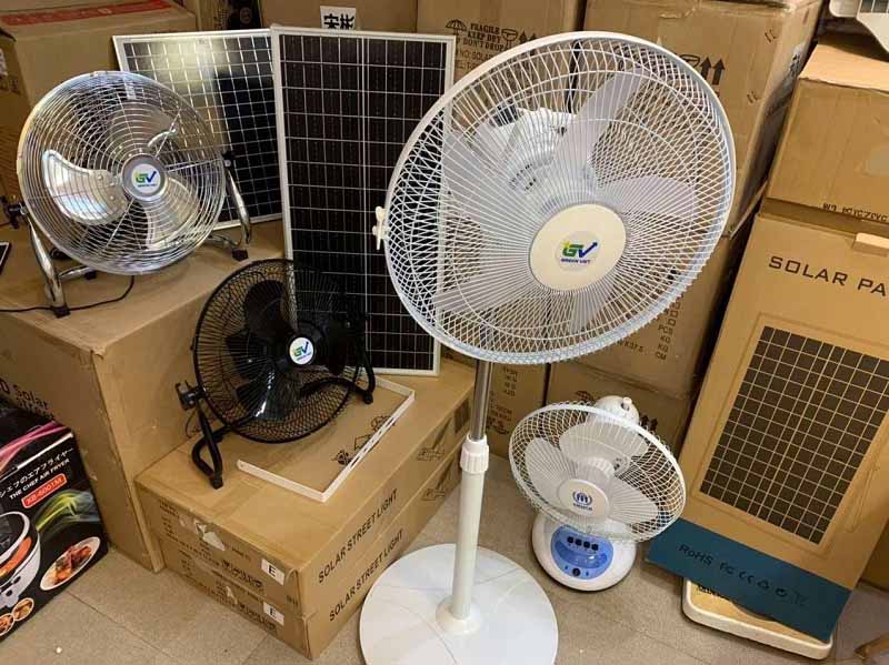 Quạt cây năng lượng mặt trời QT121 Green Việt