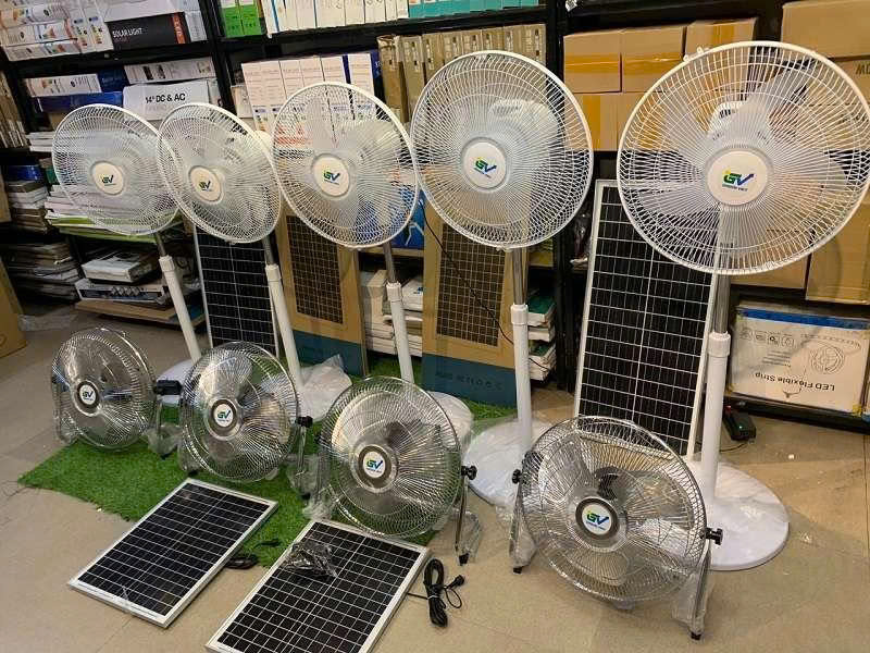 Quạt cây năng lượng mặt trời QT121 Green Việt