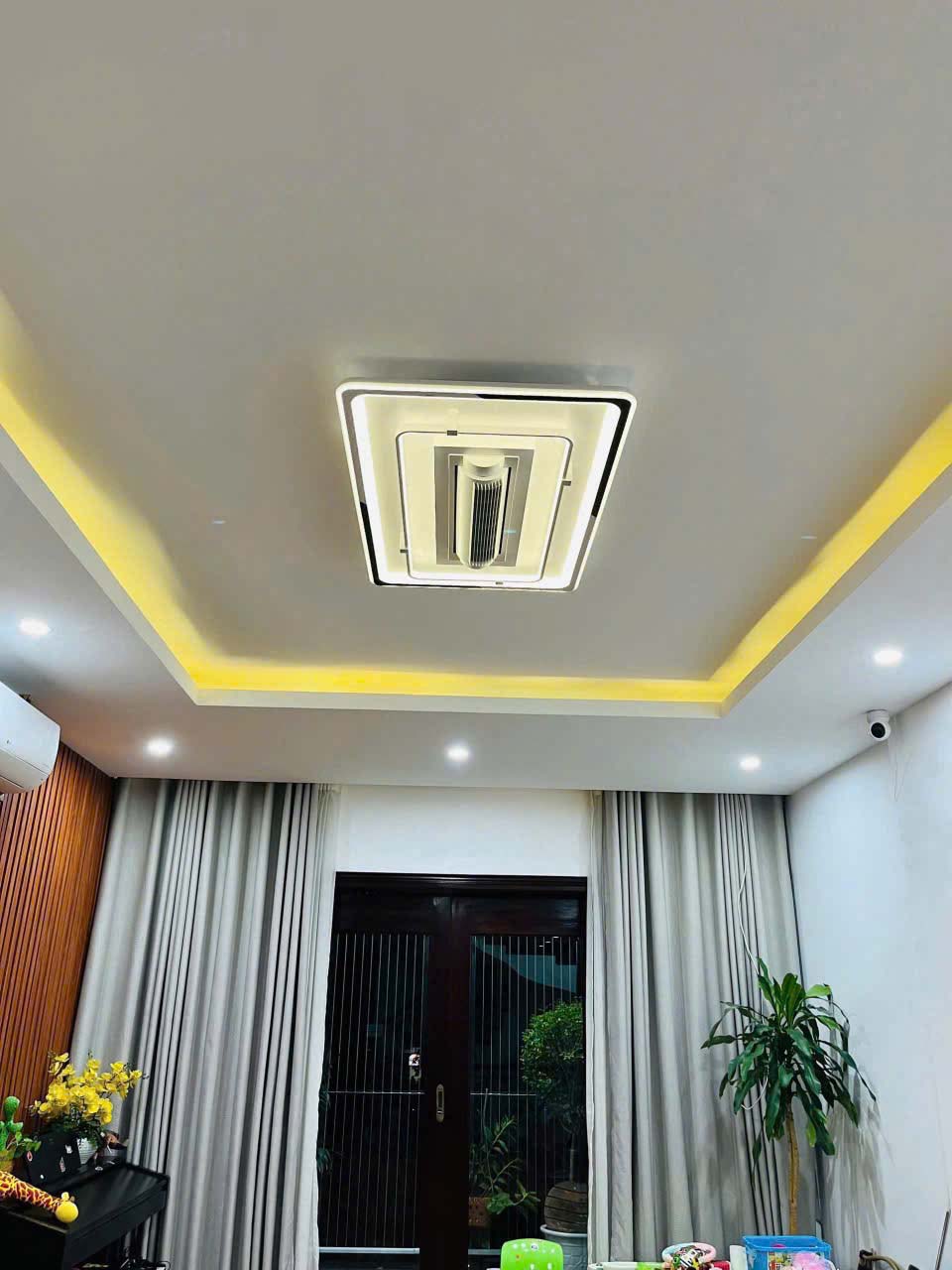 Quạt Trần Đèn Trang Trí QTDS01 Sát Trần Hiện Đại