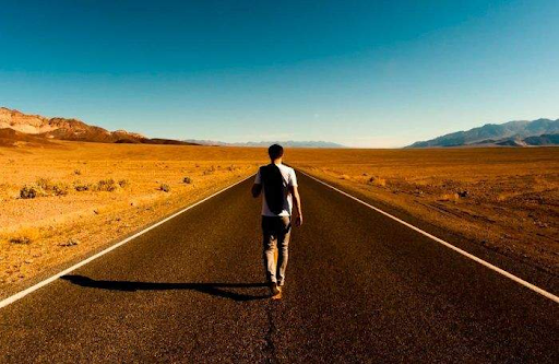 Du lịch tự túc hay du lịch theo tour? Ưu nhược điểm mỗi hình thức