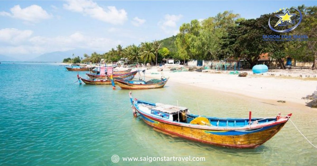 Bãi biển Nhũ Tiên Nha Trang: Review chi tiết, giá vé & kinh nghiệm đi tự túc