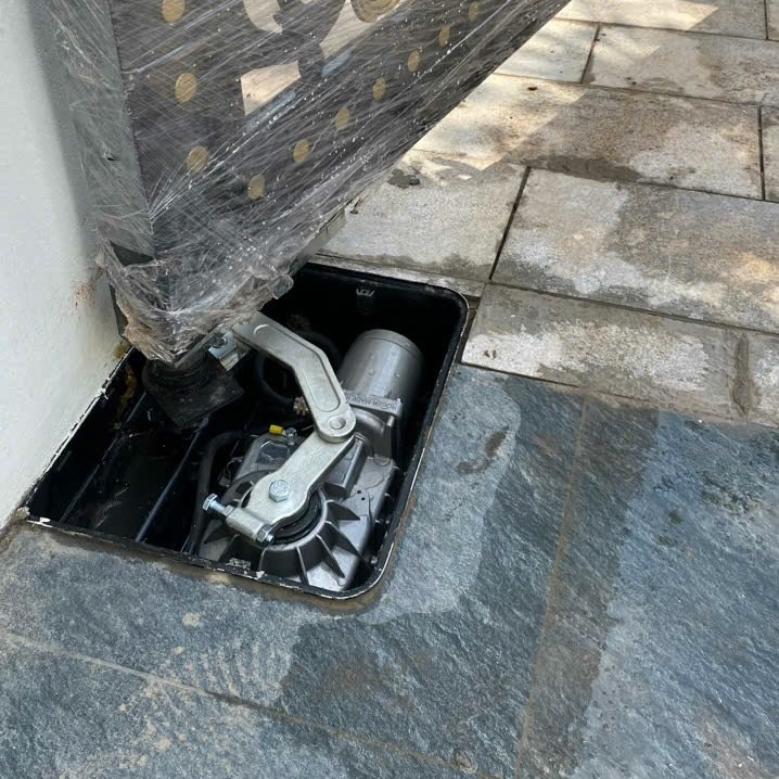 Motor cổng âm sàn Roger BR21/351/HS 36v 400kg Italia