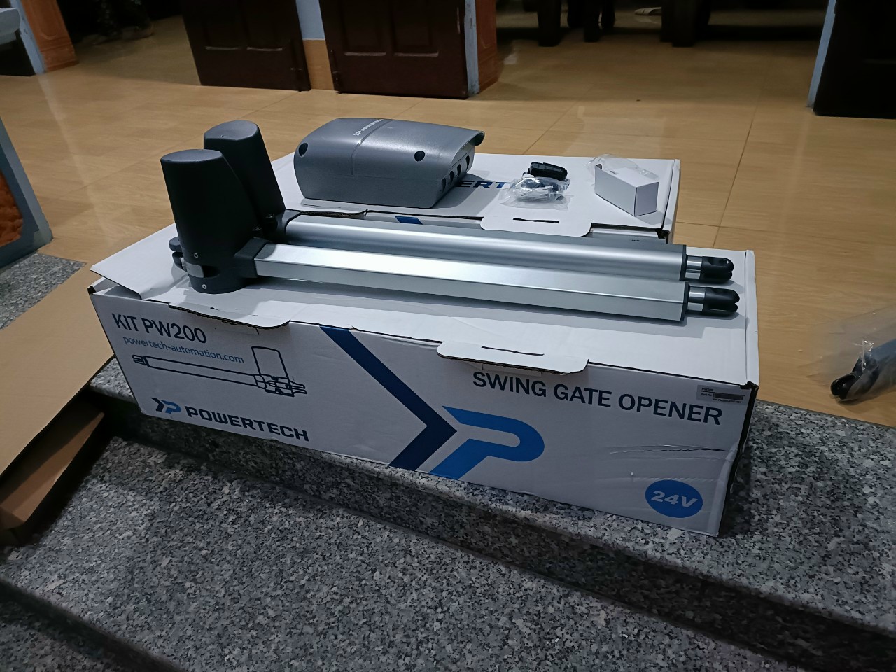 Motor cổng tay đòn Powertech PW200