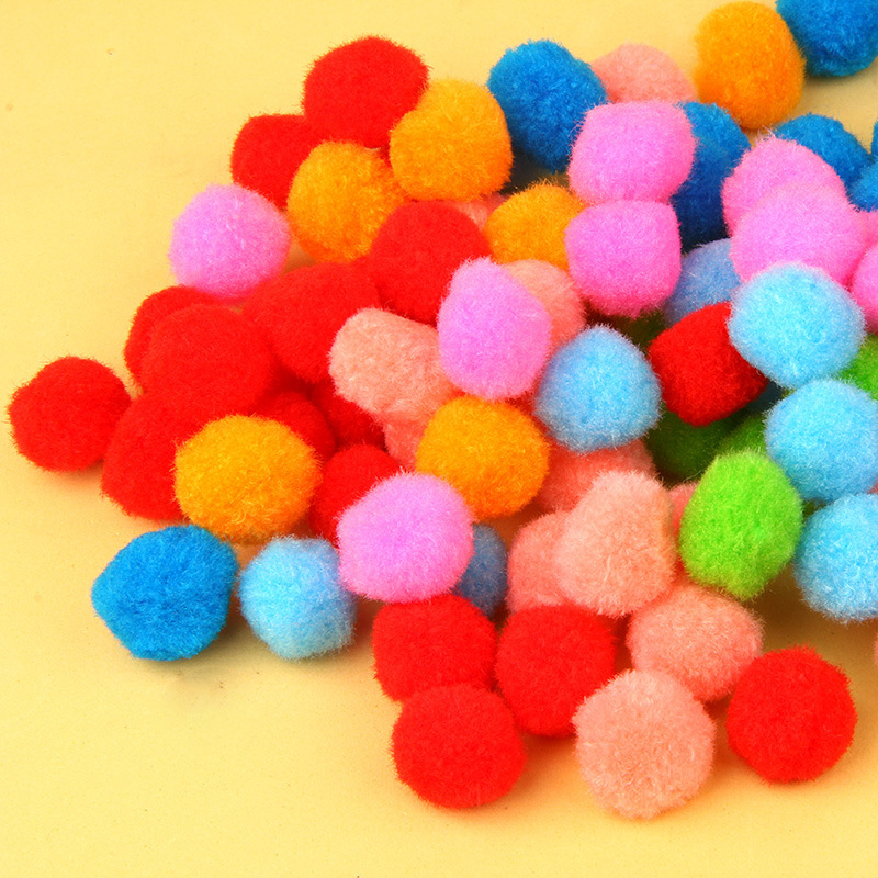 Quả bông len/nỉ mini (Pom Pom) nhiều màu sắc.
