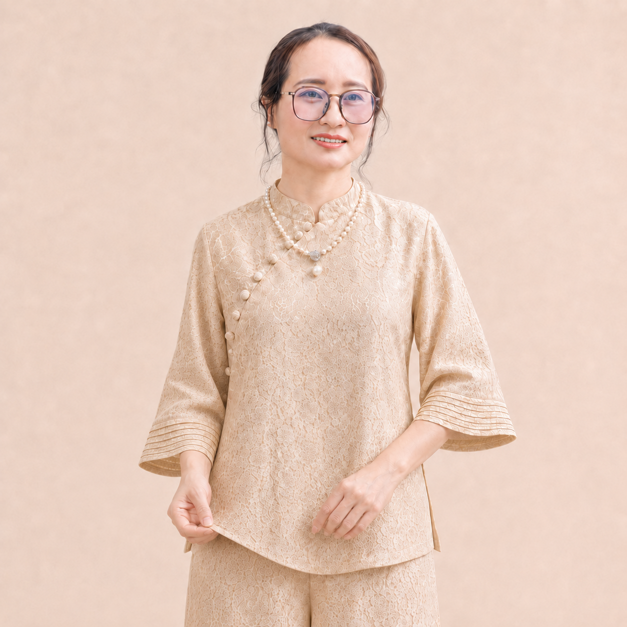 Bộ Cổ Tàu Tay Tầng Cúc Bọc Gấm Hoa Cúc