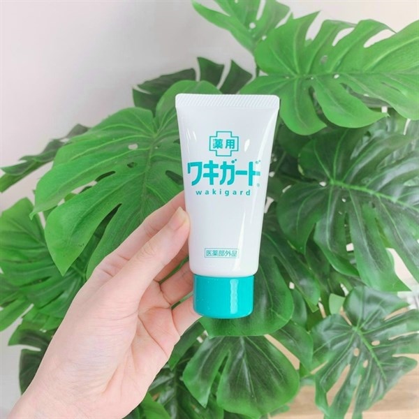 Lăn khử mùi hôi nách Kobayashi 50g