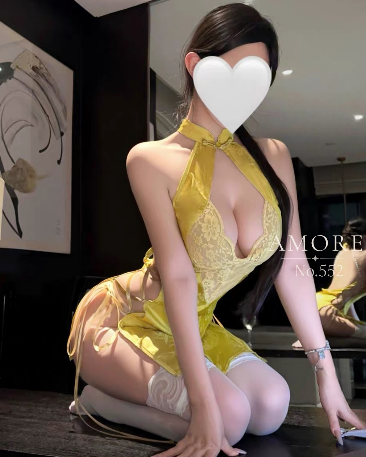 AMORE V552 VÁY VÀNG ĐIỆU DÀ XINH XẮN