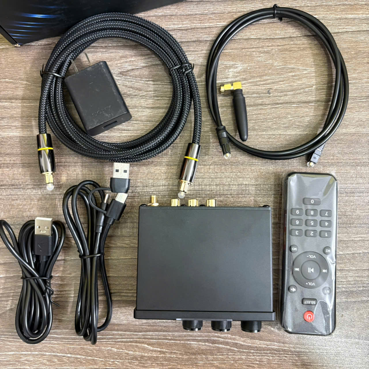 Bộ Giải Mã Âm Thanh DAC Q4 Suca Audio - Tặng kèm dây quang Audioquest 2m