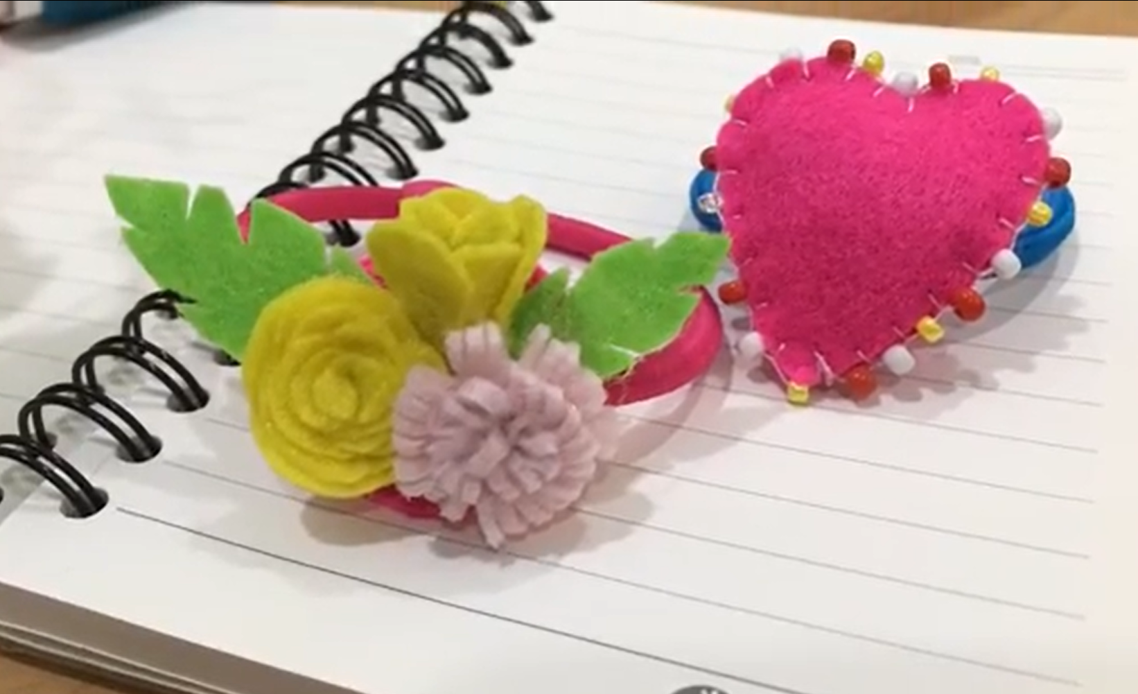 Hướng dẫn làm cột tóc handmade đơn giản