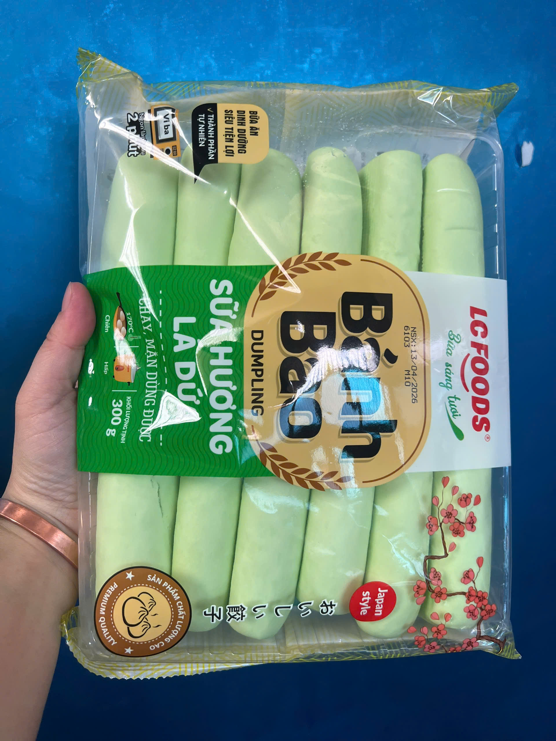 Bánh bao không nhân lá dứa (12c / 300g / Gói)