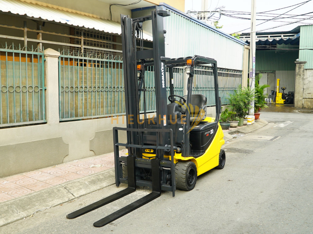 Cho thuê xe nâng tại Hồ Chí Minh giá tốt