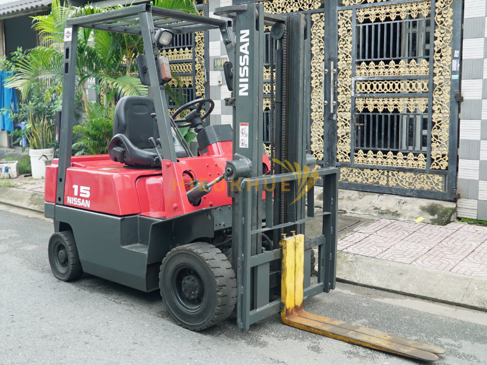 Xe nâng dầu NISSAN FJ01A15