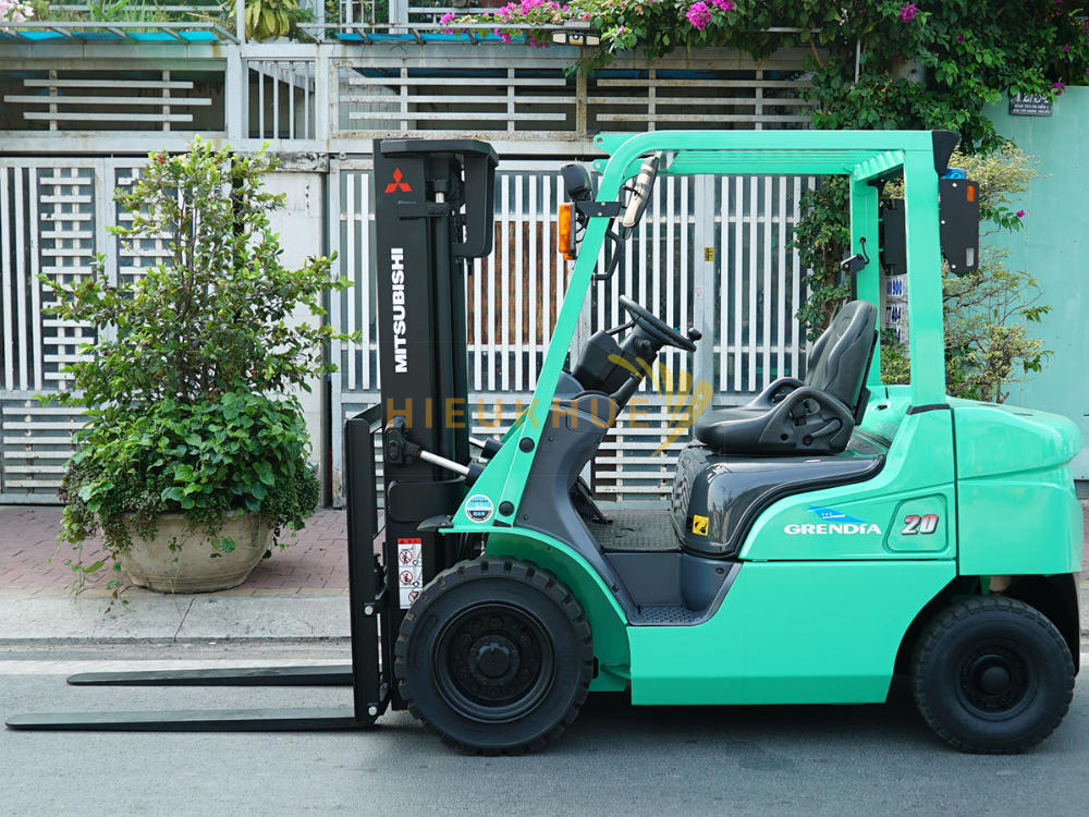 Xe nâng dầu MITSUBISHI FDE20T