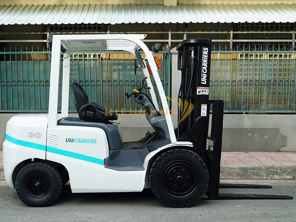 Xe nâng dầu UNICARRIERS FD30T4
