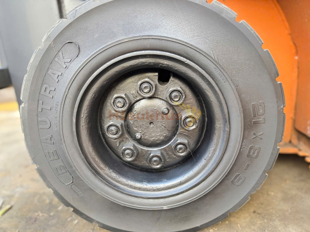 Xe nâng dầu TOYOTA 42-7FGK20 năm 1999, nâng cao 3m