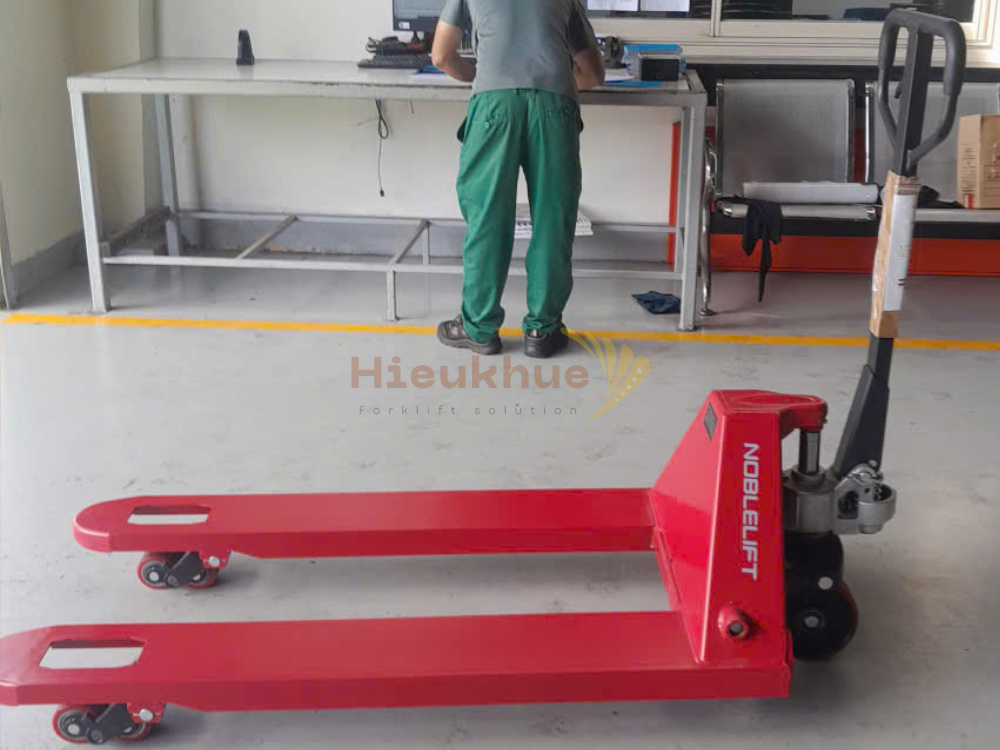 Xe nâng tay thấp 5 tấn NOBLELIFT CBK50