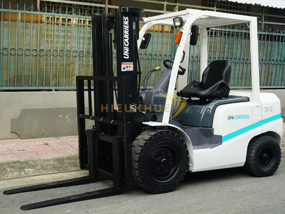 Xe nâng dầu UNICARRIERS FD30T4