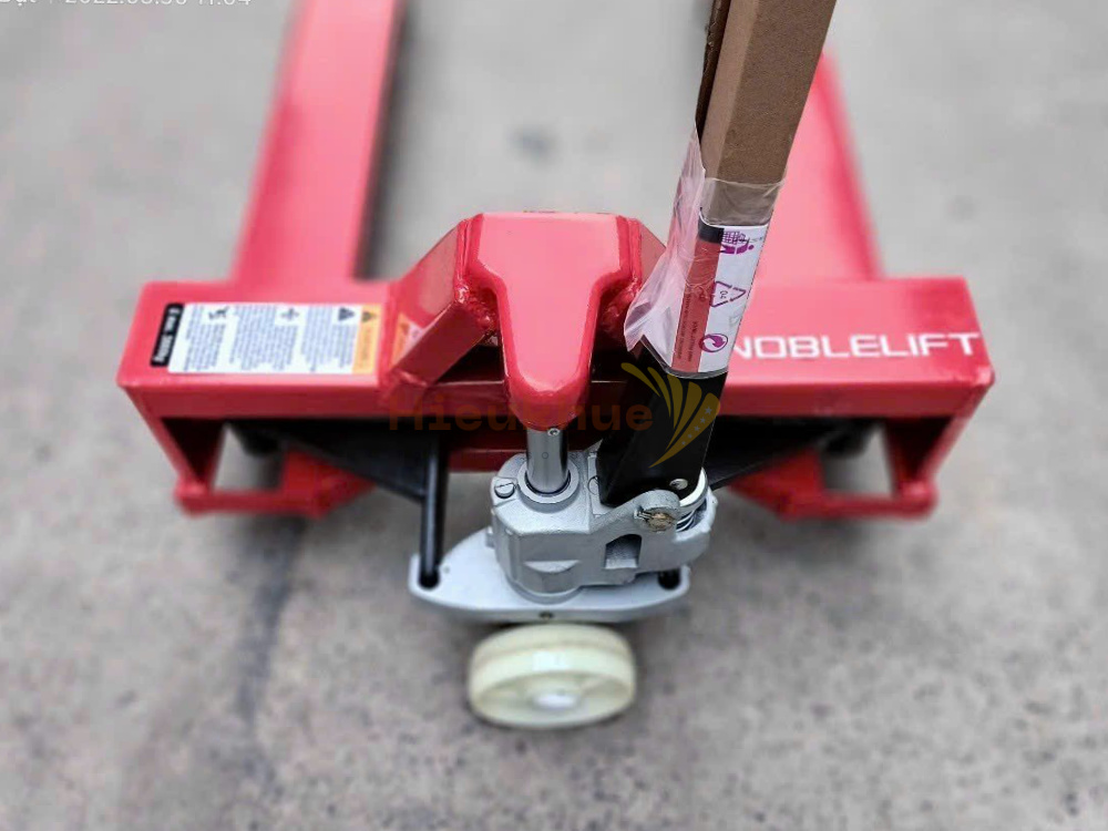 Xe nâng tay thấp 2 tấn càng rộng 1.000 mm NOBLELIFT ACE20-1000