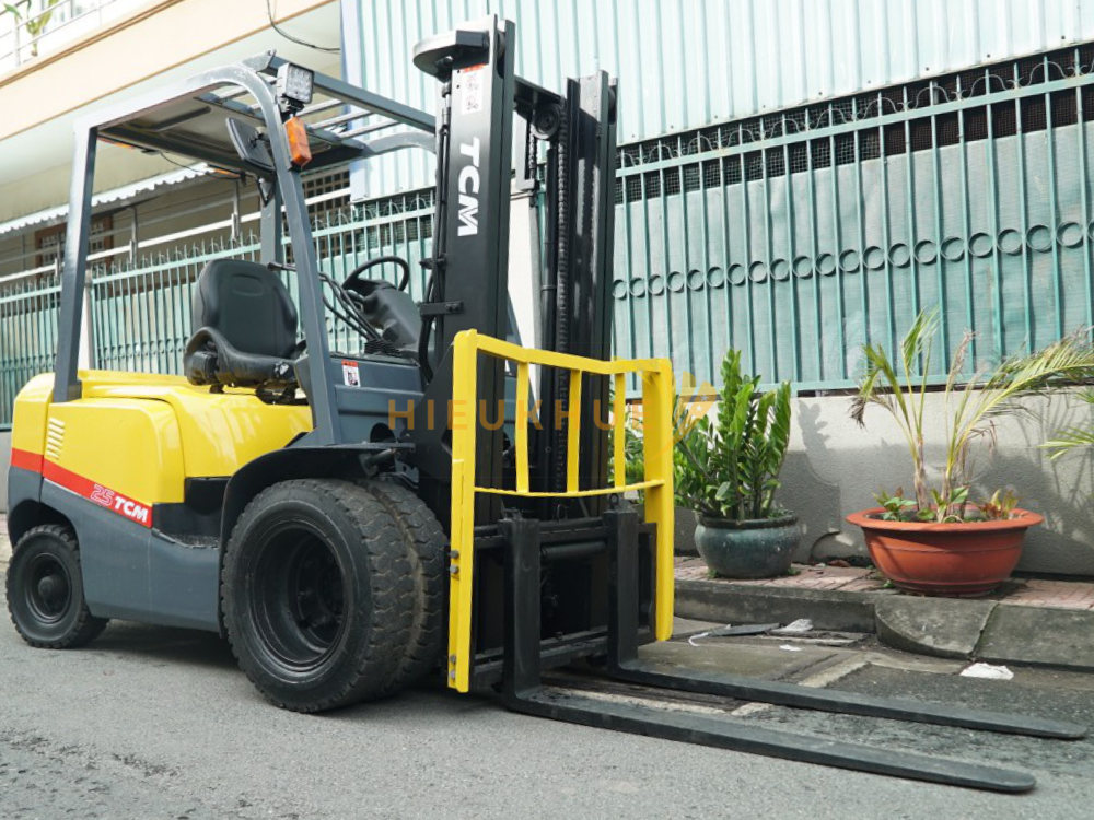 Xe nâng dầu TCM FD25T3