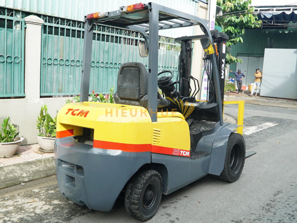 Xe nâng dầu TCM FD25T3