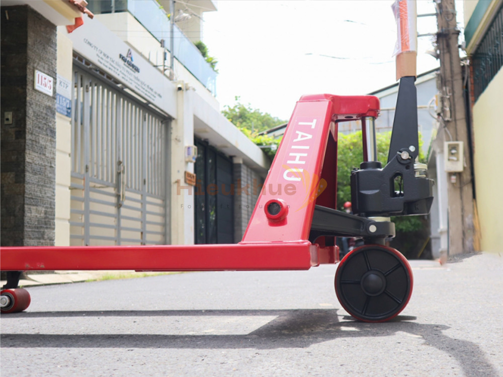 Xe nâng tay thấp 2.5 tấn TAIHU Model HTA25