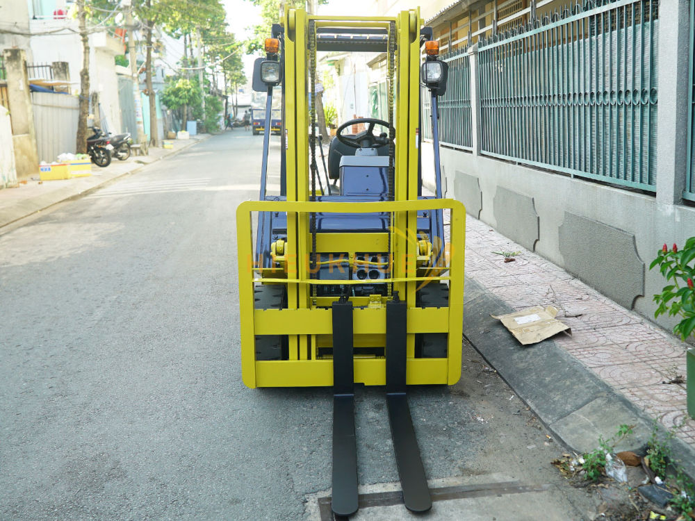 Xe nâng xăng KOMATSU FG15-15