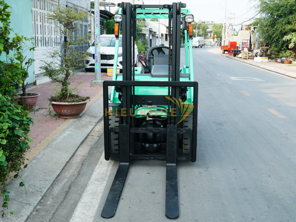 Xe nâng dầu MITSUBISHI FDE20T