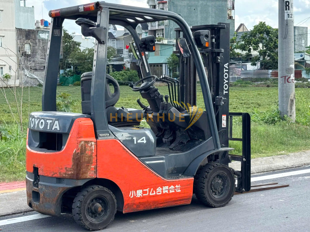 Xe nâng xăng TOYOTA 8FG14