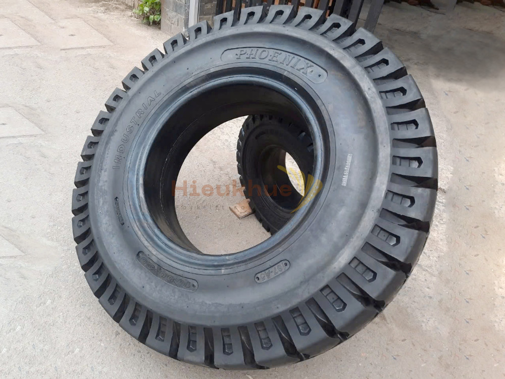 Lốp đặc xe nâng hiệu PHOENIX size 10.00-20 thương hiệu Thái Lan